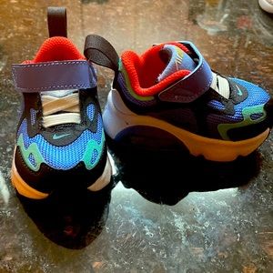 Brand New Nike sneakers Airos